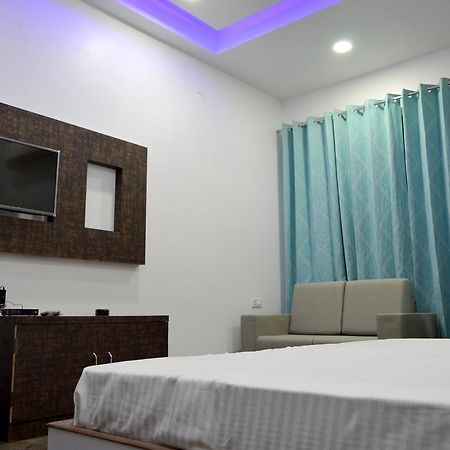 Hotel Taru Inn Ghaziabád Exteriér fotografie
