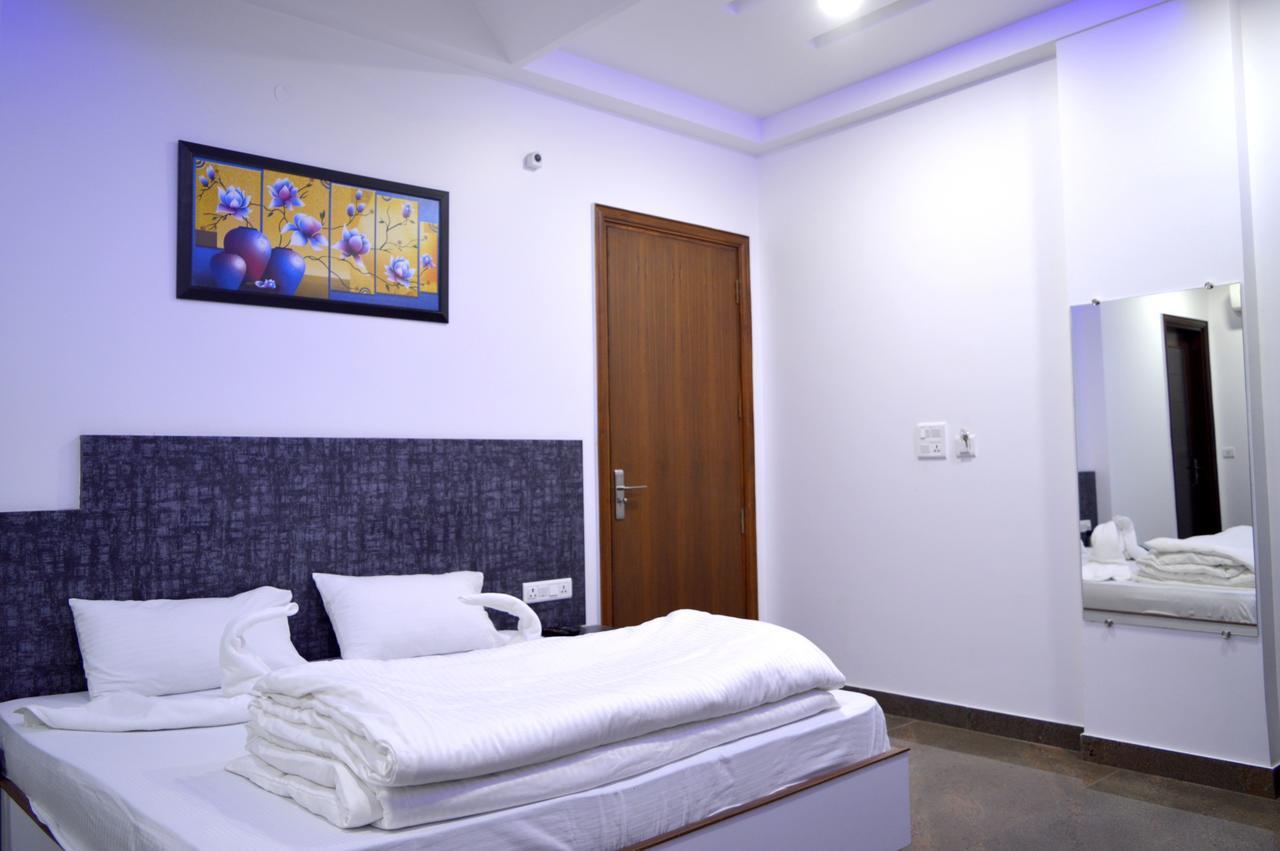 Hotel Taru Inn Ghaziabád Exteriér fotografie