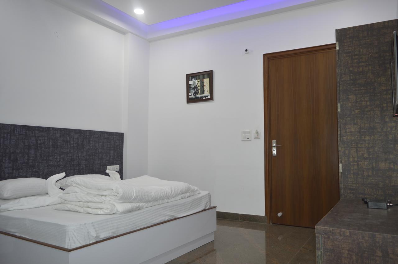 Hotel Taru Inn Ghaziabád Exteriér fotografie